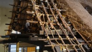 合掌造り住宅が展示されてます。