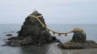 夕陽の美しい景勝地だが、悪名高きぼったくり駐車場に注意！