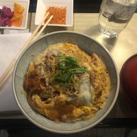 ルームサービスのカツ丼