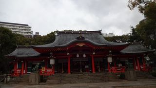 境内にはいろいろないわれのある物もある。