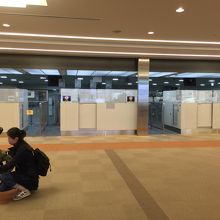 南ウィング出国ゲート出たところ