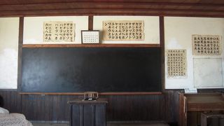 教室や壺井栄文学館があり映画の上演もある