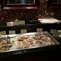 Club loungeのイブニング・カクテルでは貝が出る