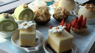 オークラでアフタヌーンティー体験　のんびりゆったり、長居も大丈夫！