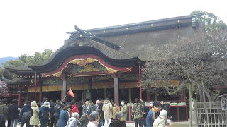 かやぶきの、見事なご本殿