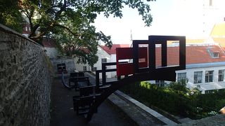 ネイツィルトンの前