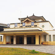 和洋折衷デザイン建築の旧高雄駅！