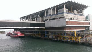 香港出国エリアの混雑