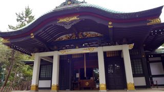 「毛塚」と刻まれた石碑がありました、薄毛にご利益あるんですかね？