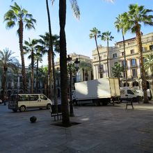 早朝のレイアール広場