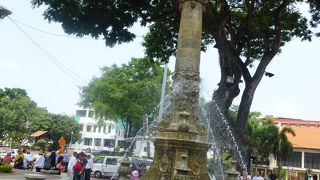 オランダ広場の中心