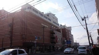 函館駅近くの百貨店