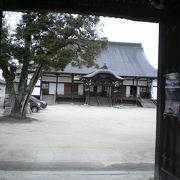 駅に近い寺院