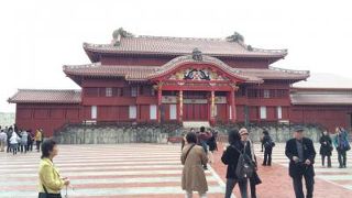 色鮮やかなお城。