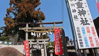 32人の神様がいる小さな神社／平野のど真ん中の山の上にある！