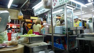 黄色のカオマンガイになっていたが、あいかわらずの大繁盛