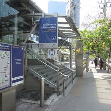 タイランド カルチュラル センター駅