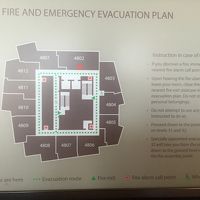 この隣の部屋に泊まりたかったの！