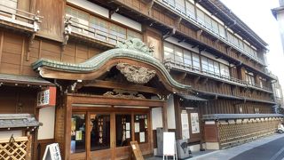 老舗旅館にはギャラリーもある