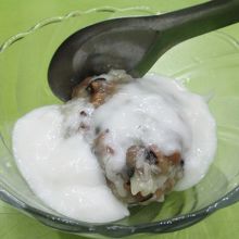 Che dau trang nep （黒目豆とお米のプリン）