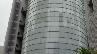 西梅田の高感度ファッション・グルメビル