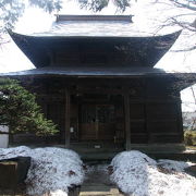 本堂は県重宝に指定されています