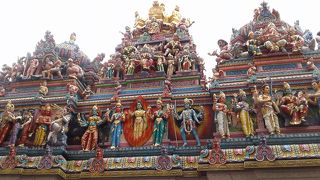 リトルインディアの美しいヒンドゥー教寺院