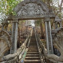 スレイへと続く200段の階段