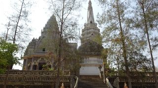 コンポンチャム中心部からトウクで2～30分