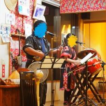 オーナー夫婦の島唄ライブ