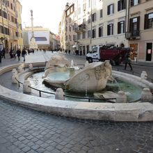 スペイン広場：舟の噴水