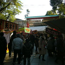 境内屋台の人通り