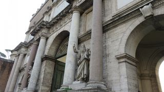 古代ローマ時代の城門跡・・・