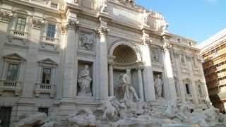 観光客がたくさんいます