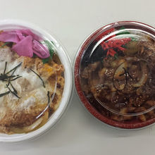 左は2人前はあるビックカツ丼、右はおススメの韓国風焼肉丼