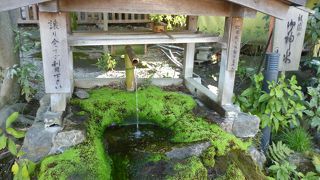 龍宮から湧き出す御神水