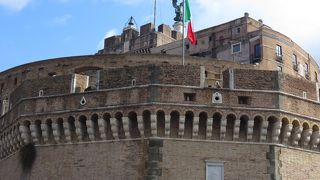 ローマ教皇によって要塞として・・・