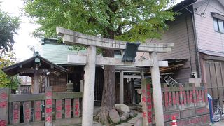 波除稲荷神社と於咲稲荷神社