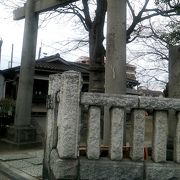 八幡橋脇の神社