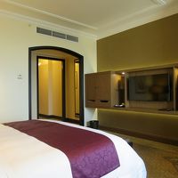 ホワイエにあったミニバーのキャビネットはなくなっていました