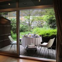 テラスで朝食です。