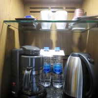 コーヒーメーカーなどが収納されています