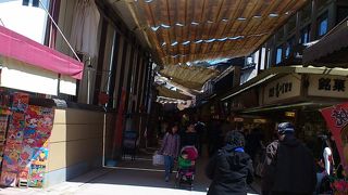 焼き牡蠣・もみじ饅頭のお店