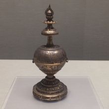 金銅能作生塔　国宝　銅部分の模様が美しい・・・。