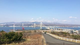 白鳥大橋が見えます