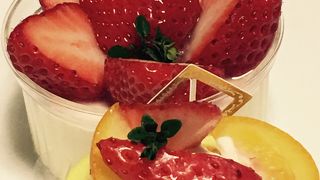 イートインは高級でしたが、テイクアウトは普通のケーキショップの値段でした。