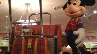ホテルでもディズニーグッズが買えます