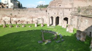 コロッセオのすぐそば