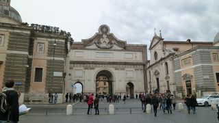 ポポロ広場のそば