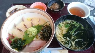 御食事と綺麗な景色が堪能できます